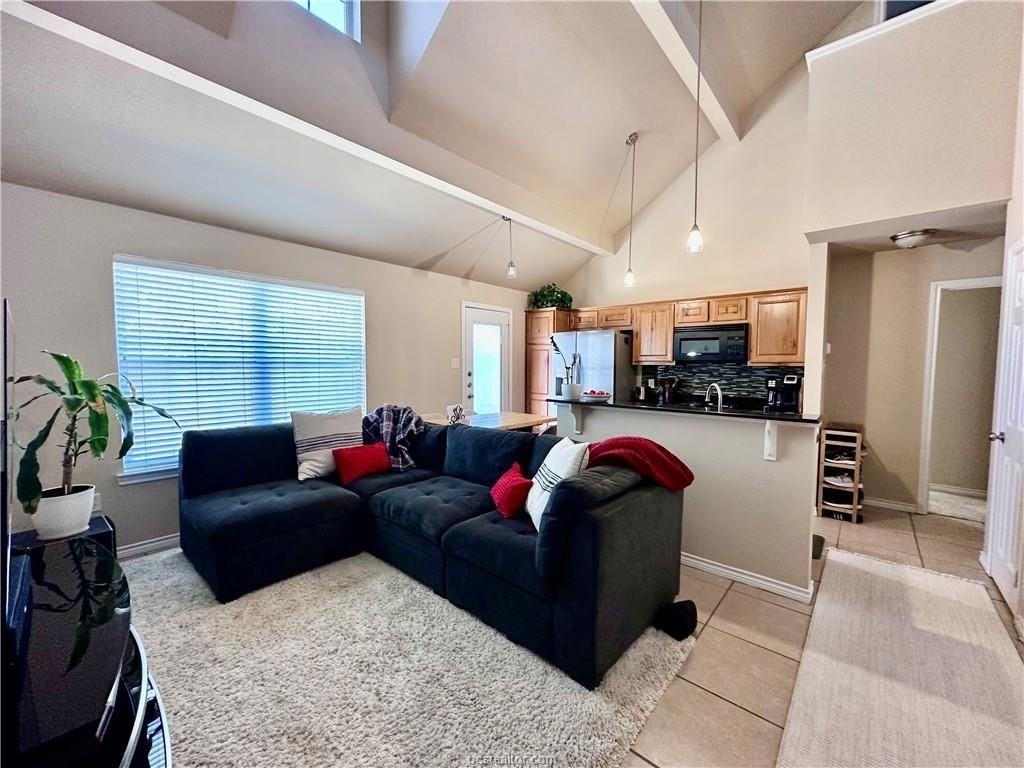 2348 Autumn Chase Loop - Photo 2 of 13