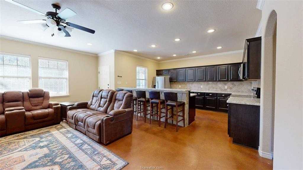 3009 Towers Pkwy - Photo 2 of 34