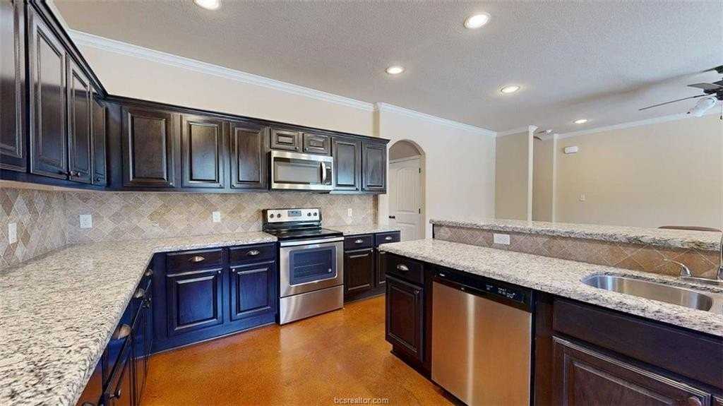 3009 Towers Pkwy - Photo 7 of 34