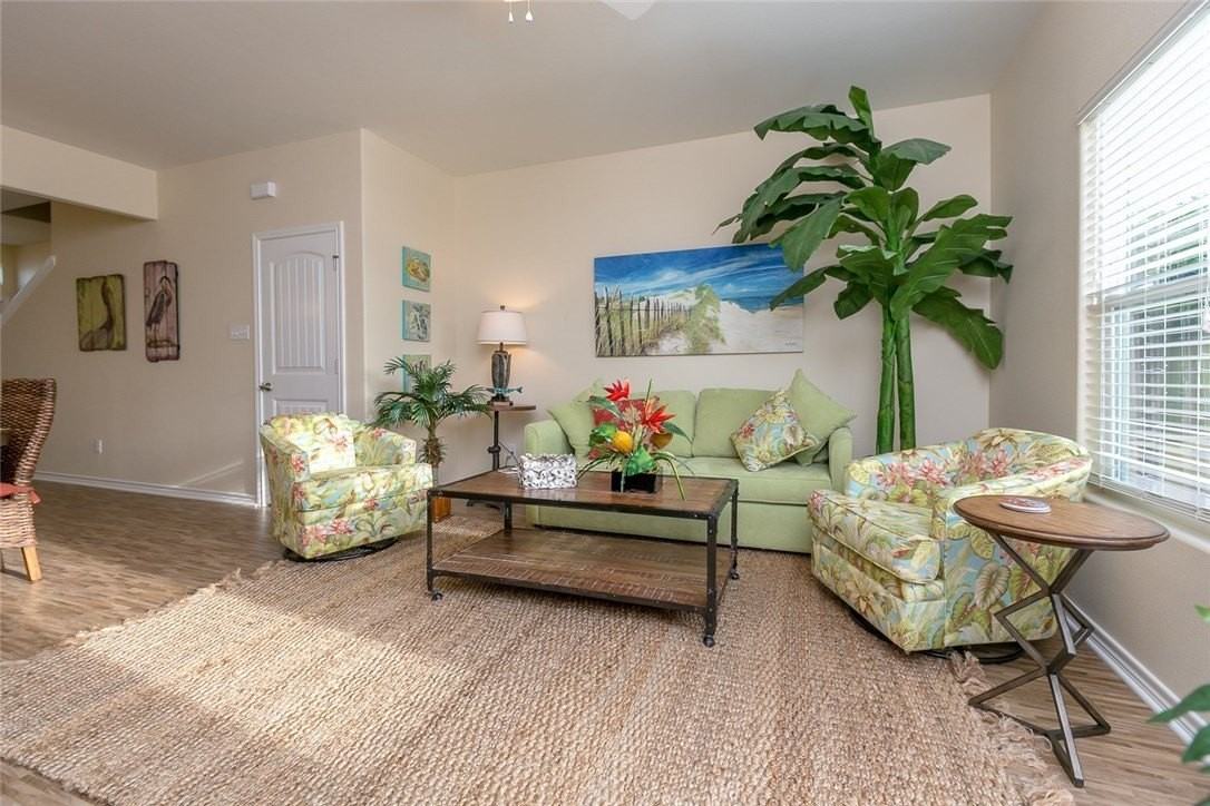 15130 Dory Dr - Photo 3 of 20