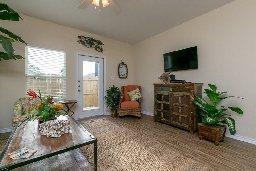 15130 Dory Dr - Photo 4 of 20