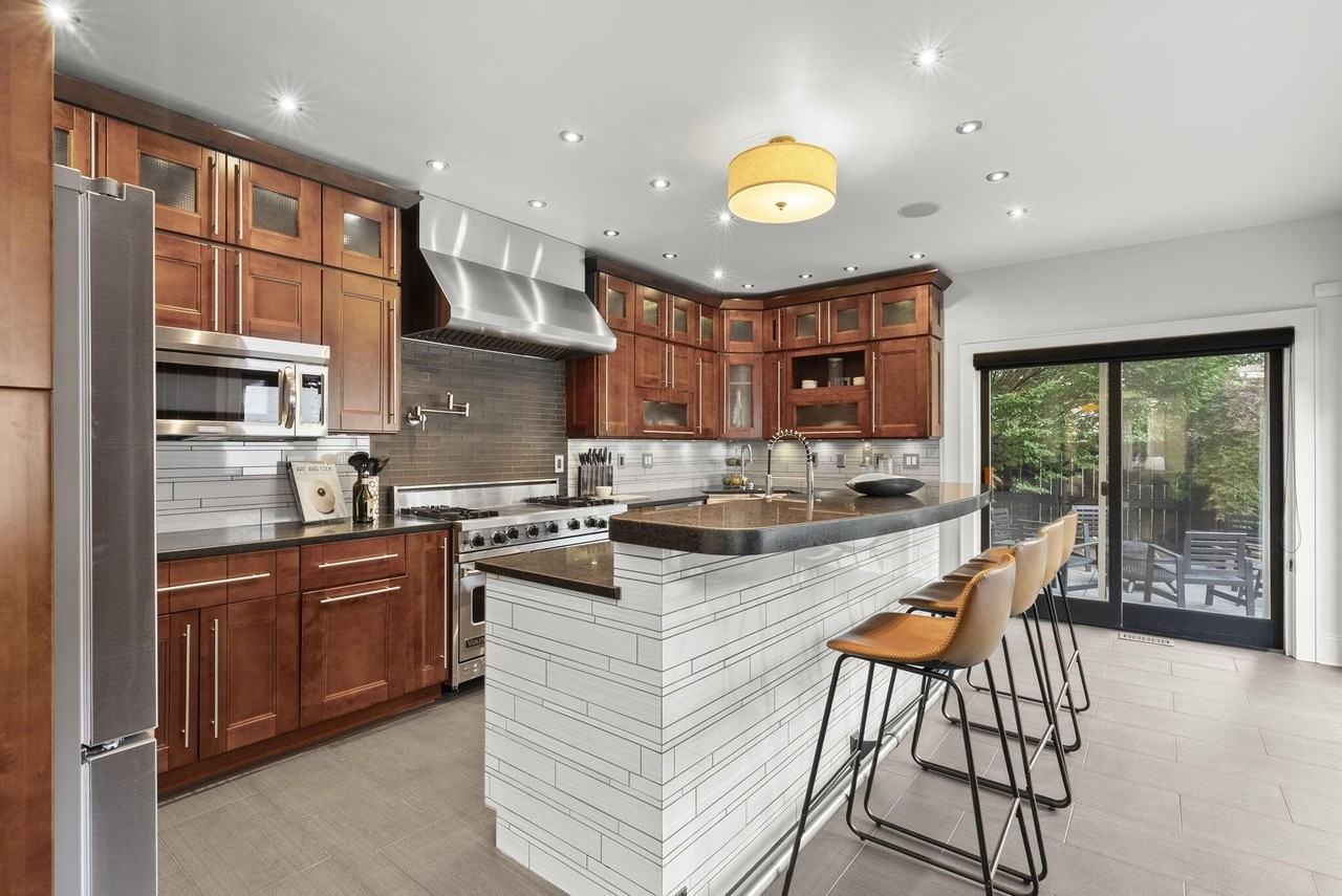 610 City Park Ave - Photo 5 of 34