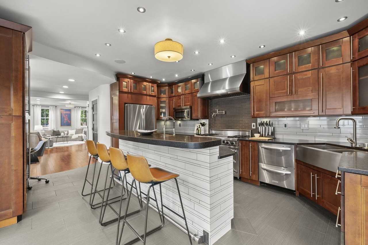 610 City Park Ave - Photo 6 of 34