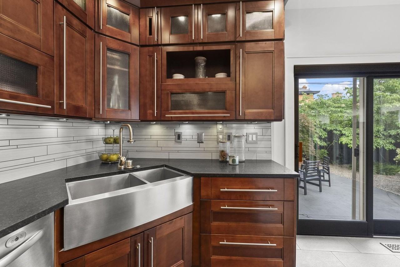 610 City Park Ave - Photo 7 of 34