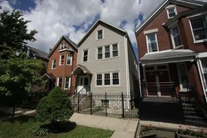 featured image of 1721 N Artesian Ave #1B