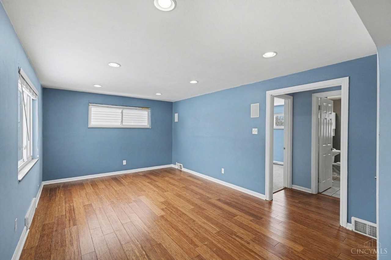 5851 Childs Ave - Photo 3 of 19