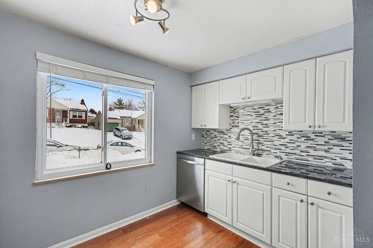 5851 Childs Ave - Photo 6 of 19