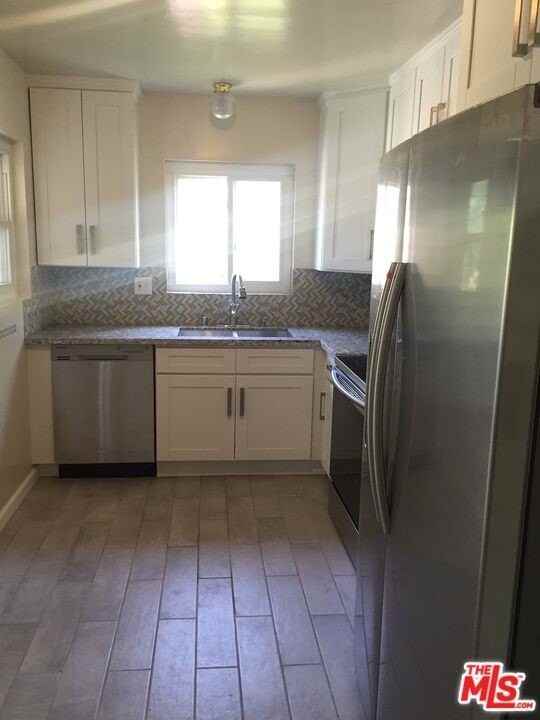 1128 Rexford Dr Apt 3 #3 - Photo 5 of 13