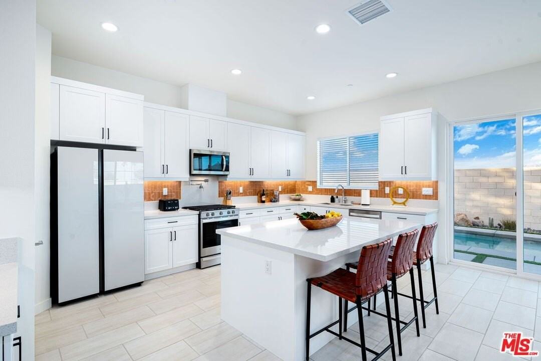 1605 Candela Ct - Photo 5 of 31