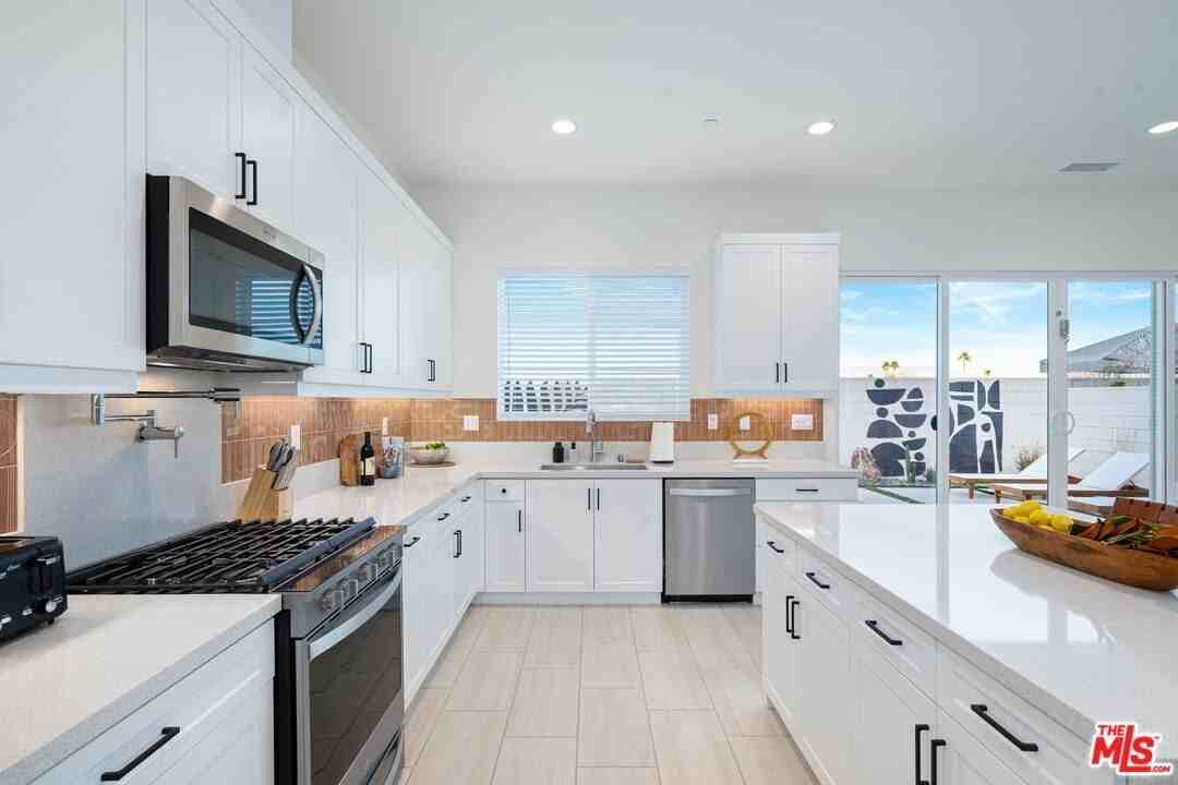 1605 Candela Ct - Photo 6 of 31