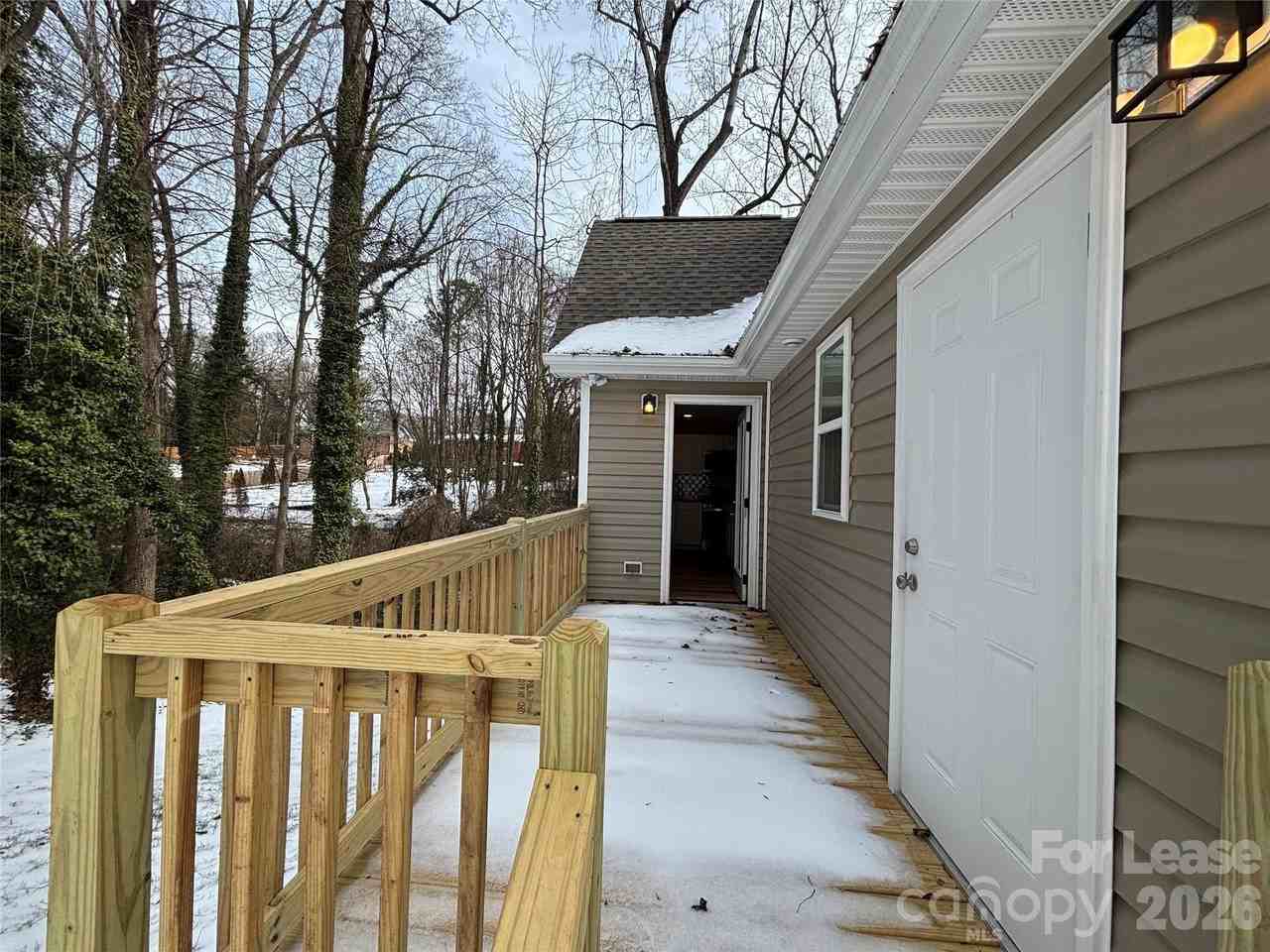 931 E Front St - Photo 6 of 24