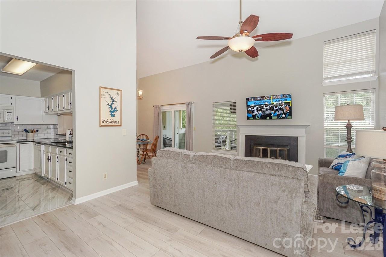 20105 Henderson Rd Unit E #E - Photo 2 of 31