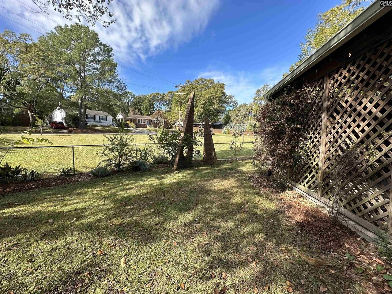 3218 Montgomery Ave - Photo 3 of 19