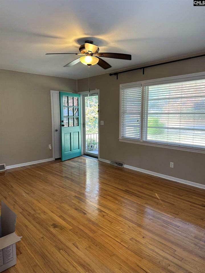 3218 Montgomery Ave - Photo 7 of 19