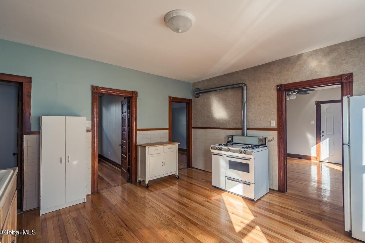 65 Van Derveer St #2ndFLFRONT - Photo 3 of 23