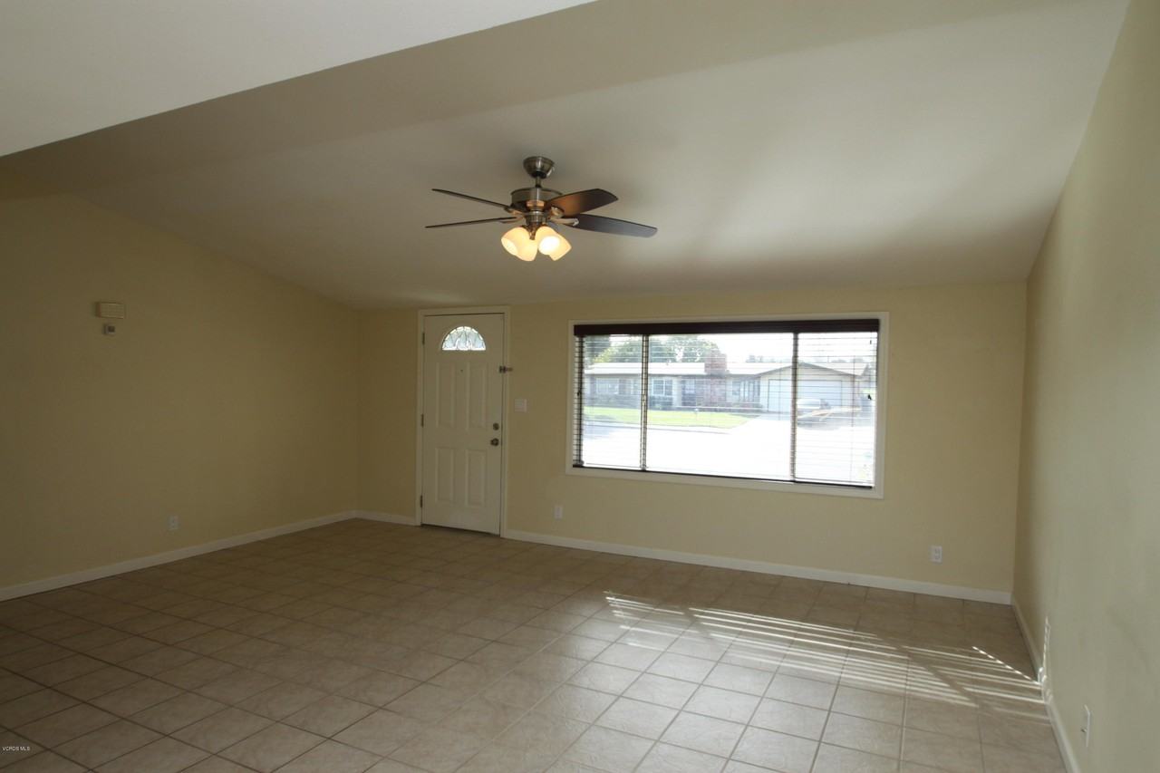 655 E Avenida De Los Arboles - Photo 4 of 20