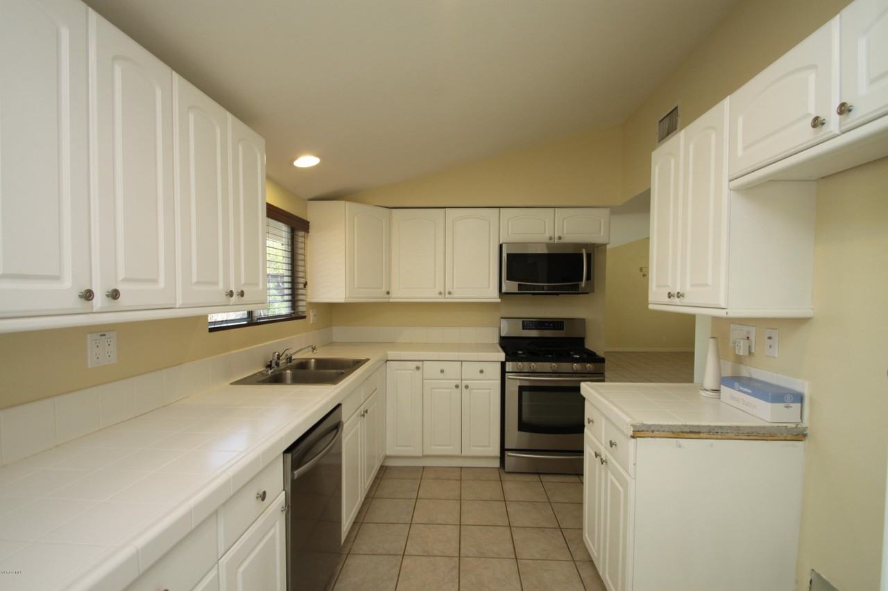 655 E Avenida De Los Arboles - Photo 6 of 20