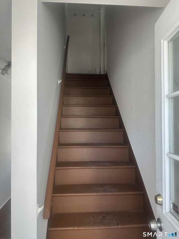 125 Harwinton Ave - Photo 3 of 15