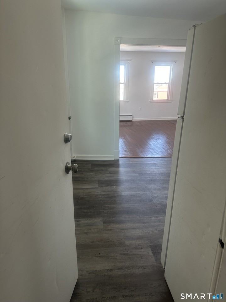 125 Harwinton Ave - Photo 4 of 15