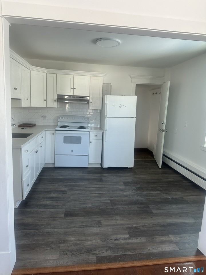 125 Harwinton Ave - Photo 6 of 15