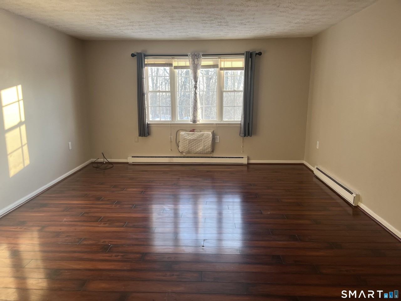 105 Horse Pond Rd Apt F #F - Photo 5 of 10