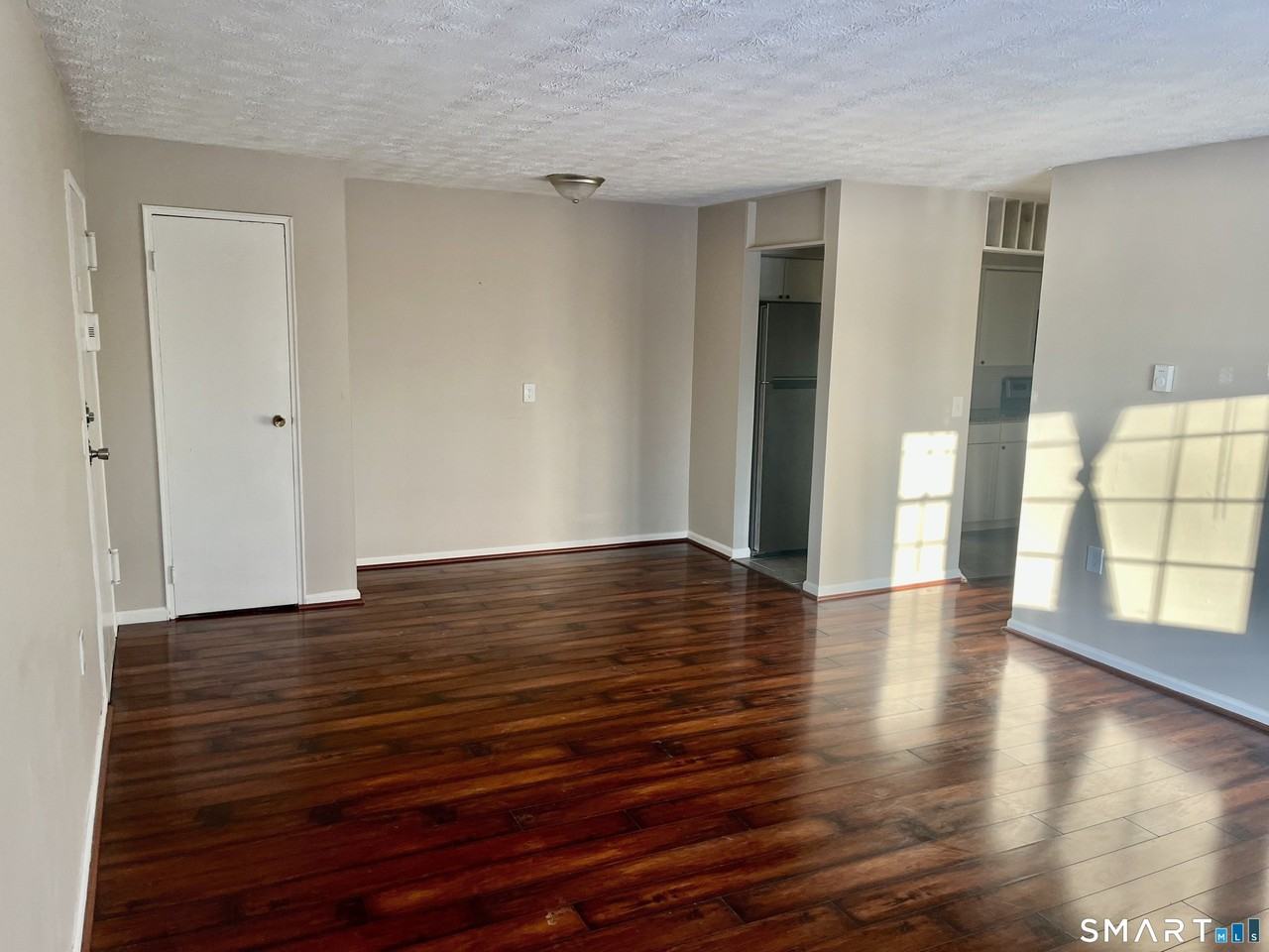 105 Horse Pond Rd Apt F #F - Photo 7 of 10