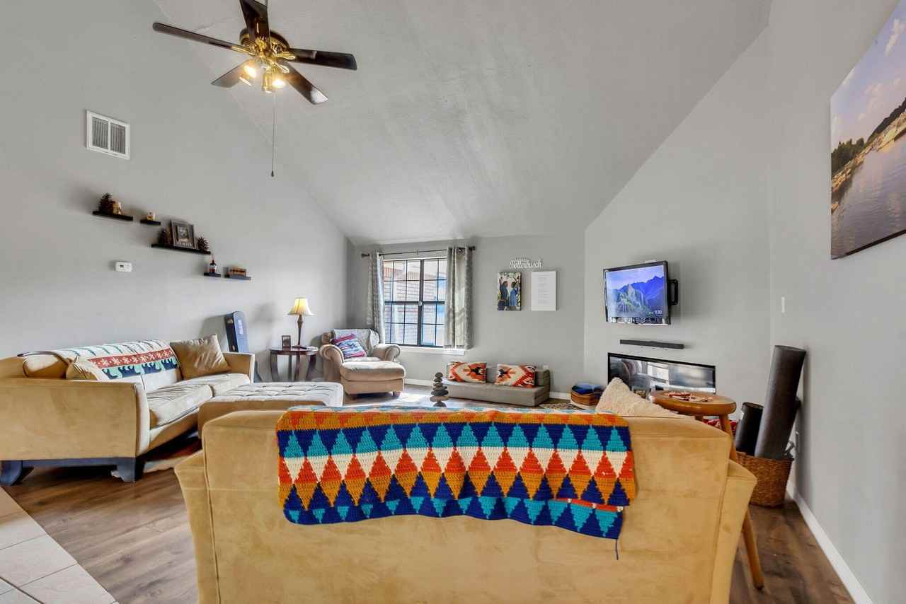 10009 Calle De Celestino - Photo 6 of 36