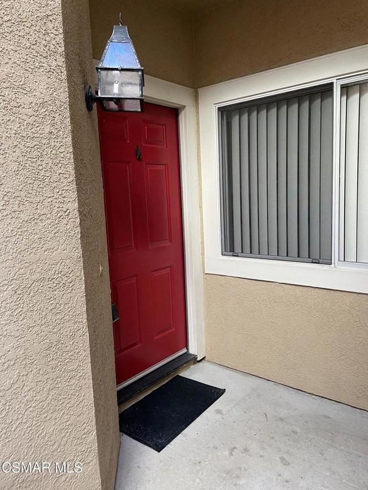 4922 Santo Dr - Photo 3 of 35