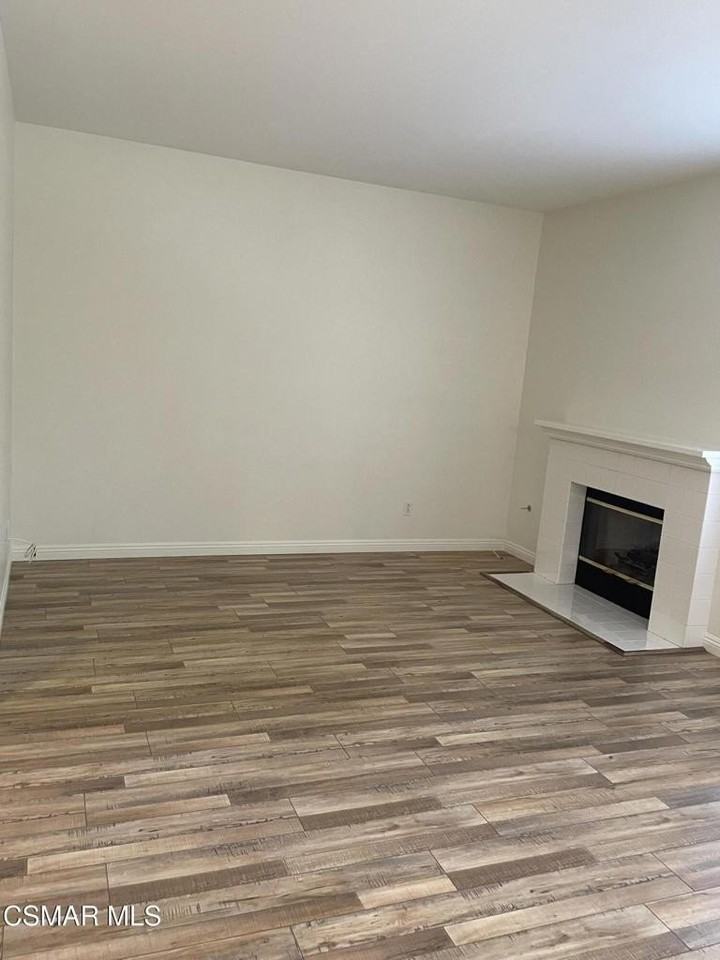 4922 Santo Dr - Photo 5 of 35