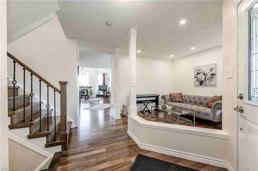 455 Havendale Cres - Photo 7 of 49