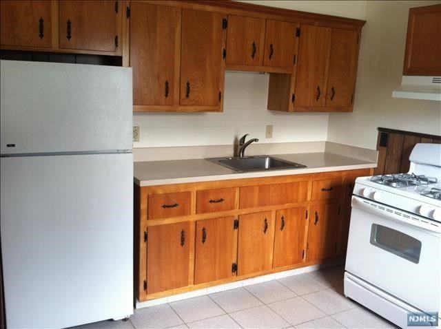 31 Ave B - Photo 2 of 4