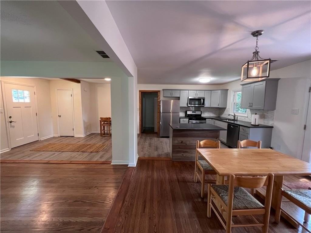 1180 Starline Dr Se - Photo 4 of 19