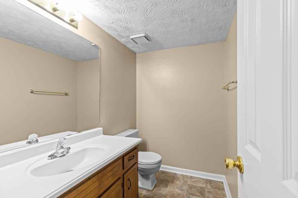 375 Dixie Ct - Photo 7 of 26