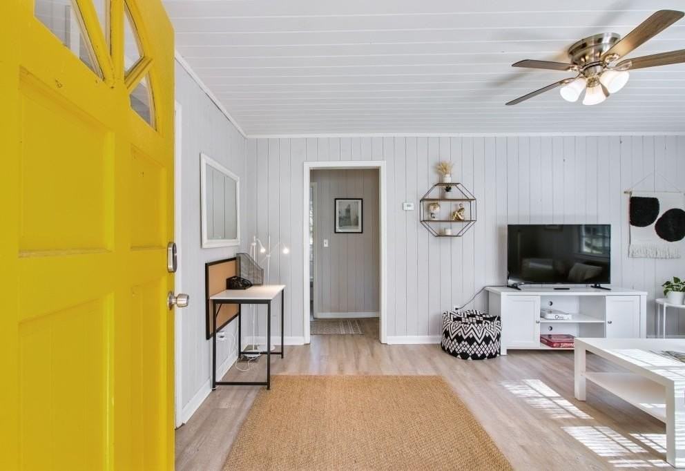 250 Lake Dr - Photo 6 of 32