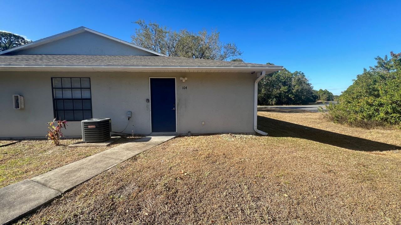 1984 Agora Cir Se #104 - Photo 3 of 28