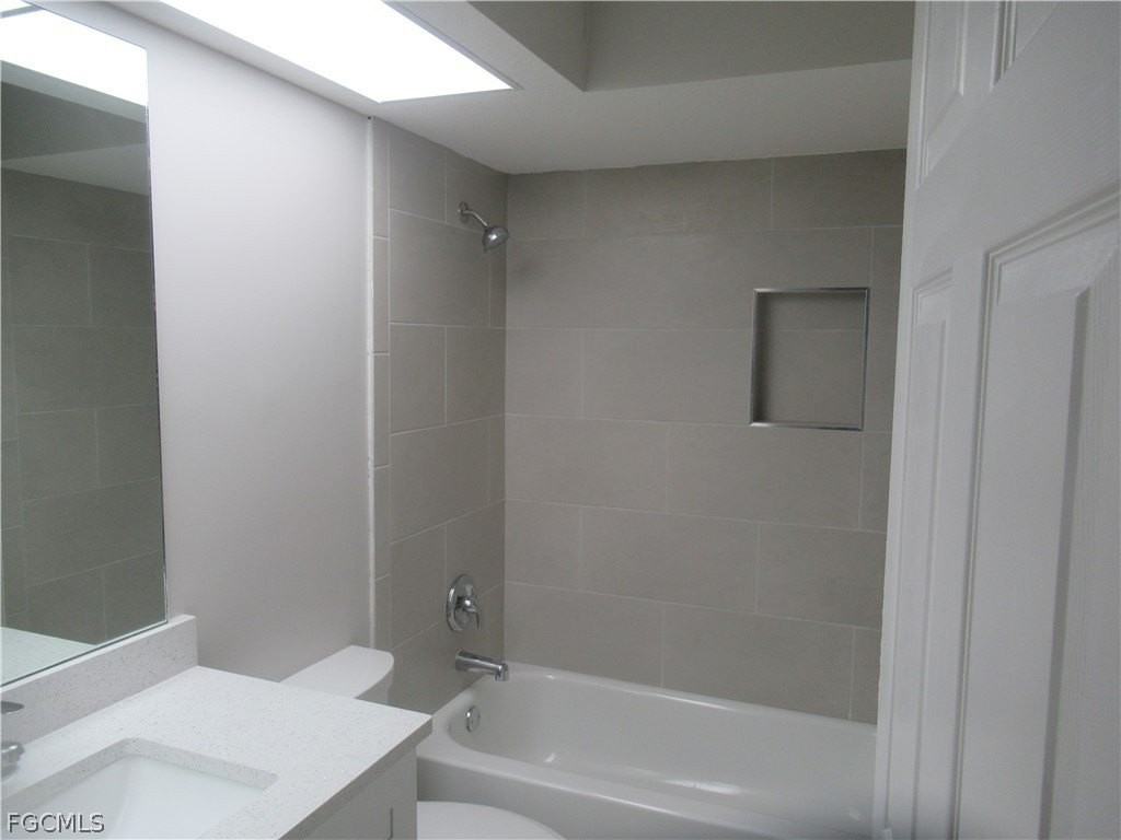 926 Se 8th St - Photo 2 of 13