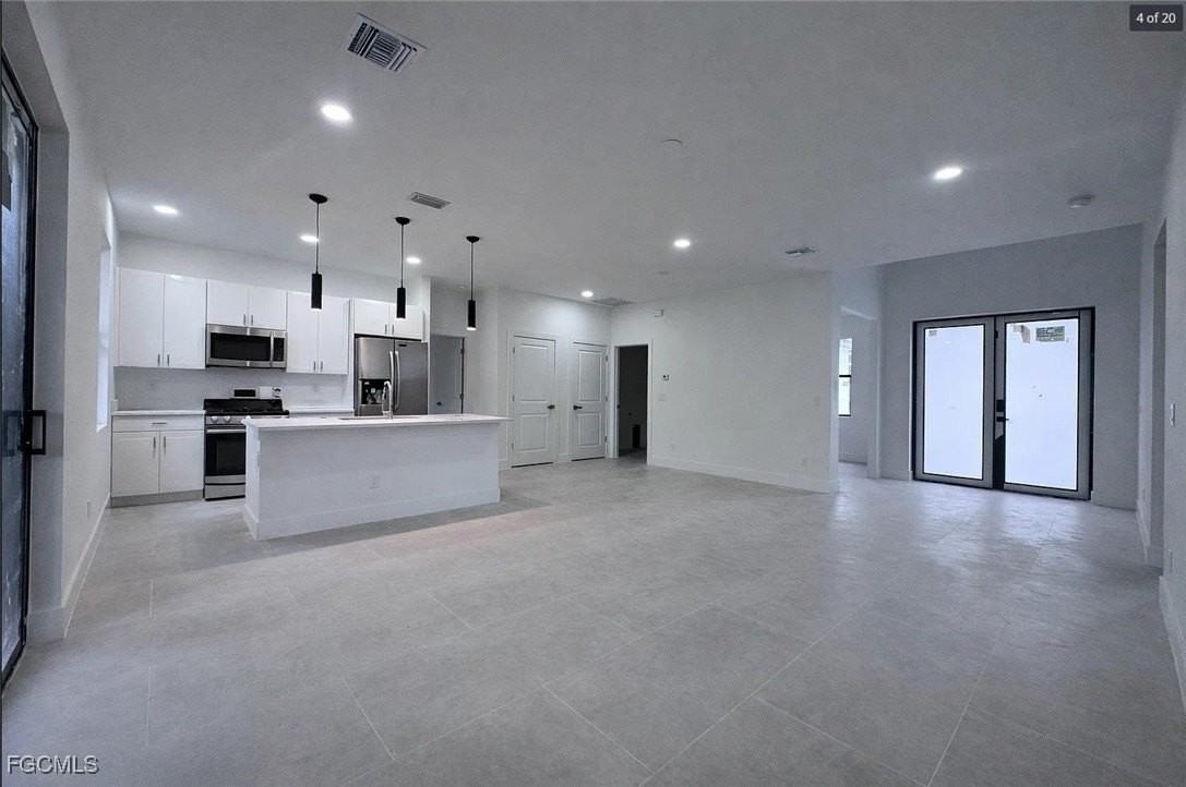 3327 12th St W - Photo 4 of 18