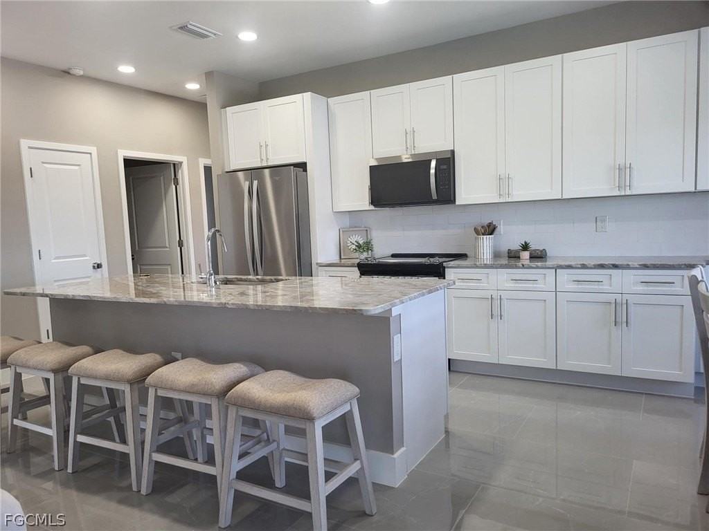 654 Ne 5th Pl - Photo 7 of 42