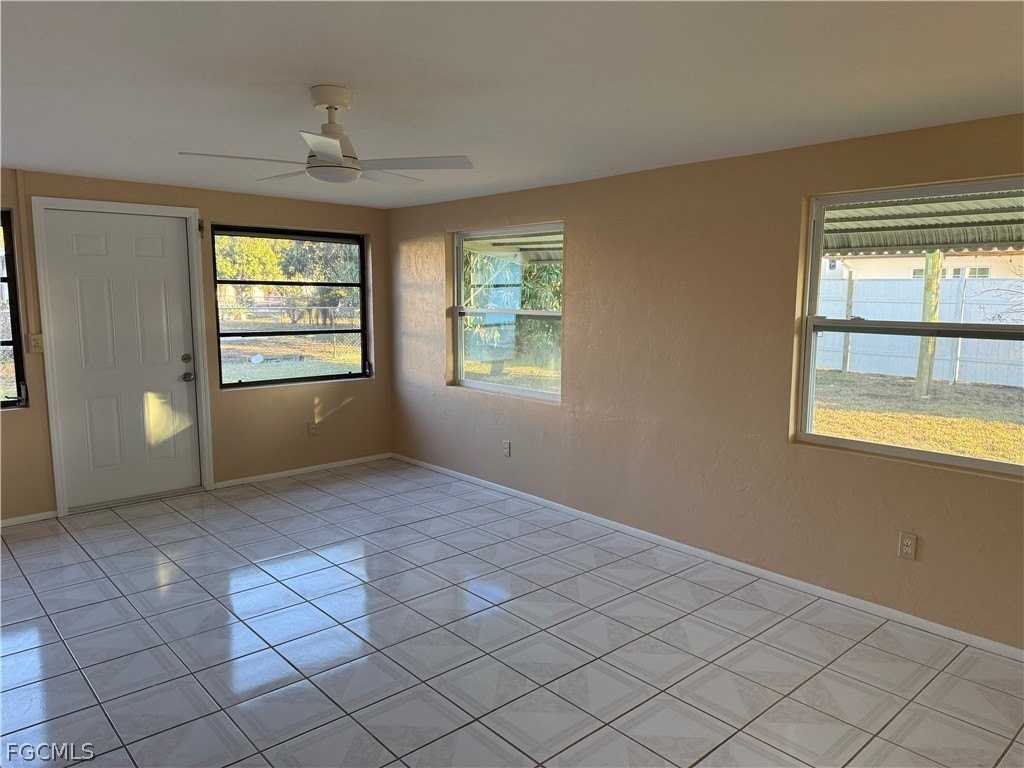 234 Oakside St - Photo 4 of 13