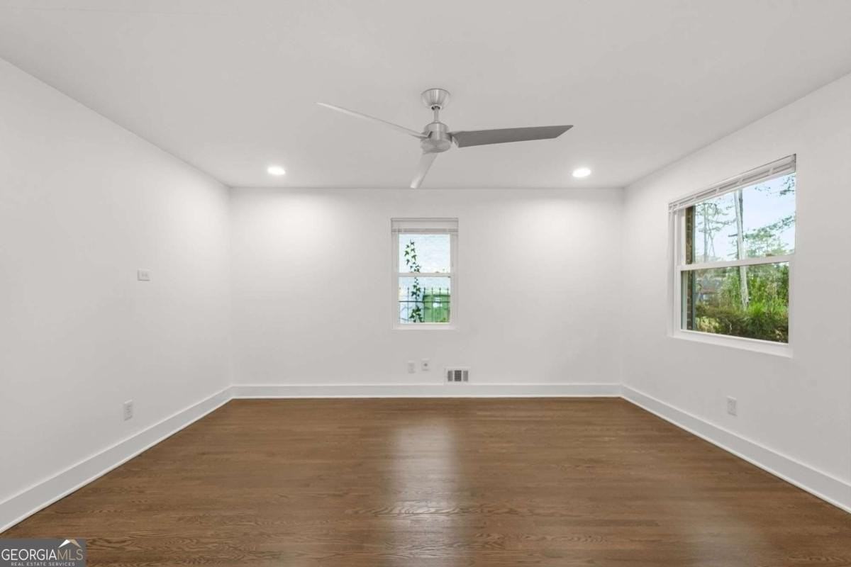 1949 Handley Ave Sw - Photo 3 of 24