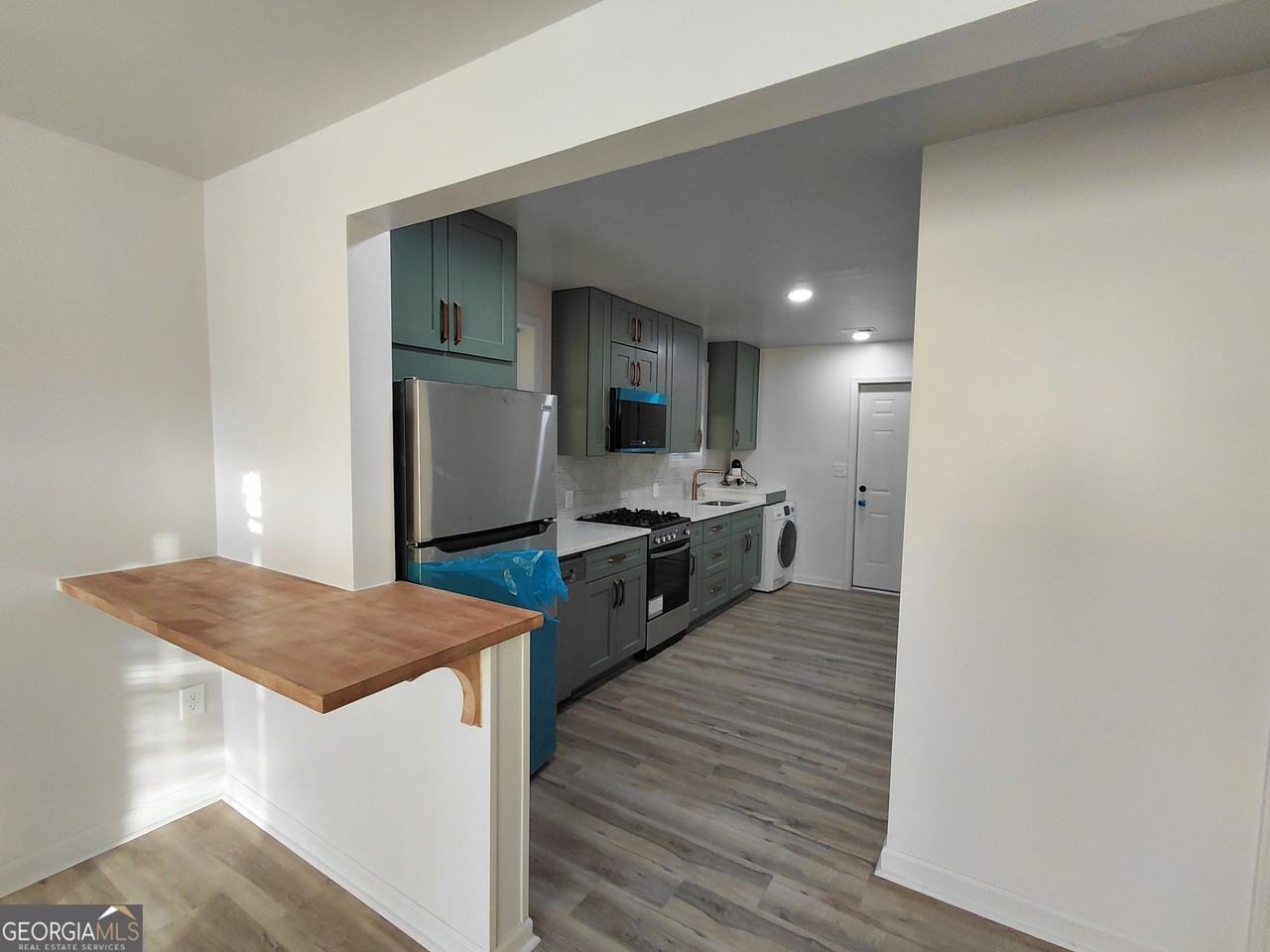 344 Blossom Ave - Photo 5 of 16