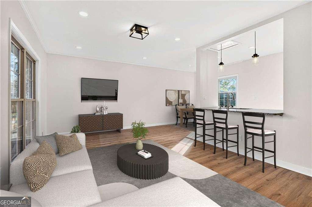 2918 Highland Dr Se - Photo 4 of 22