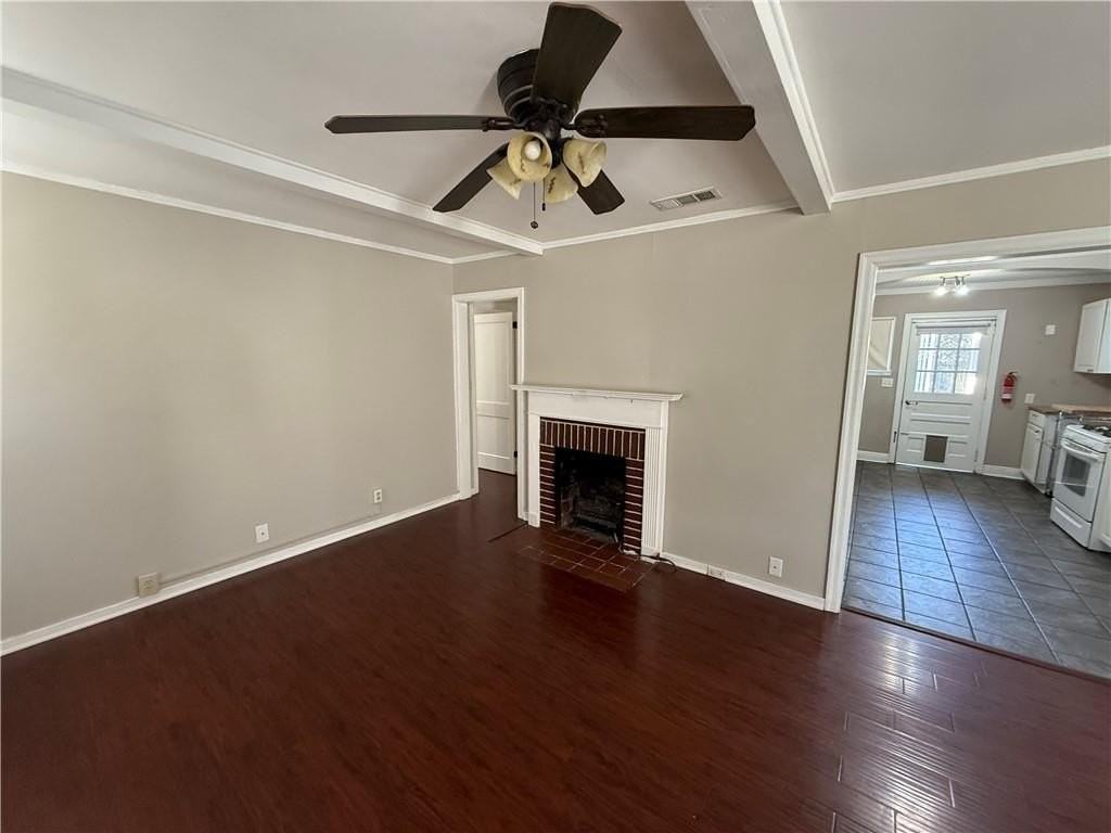 110 Ellinor St - Photo 2 of 14