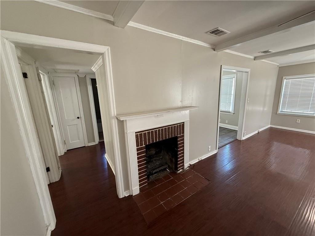 110 Ellinor St - Photo 3 of 14