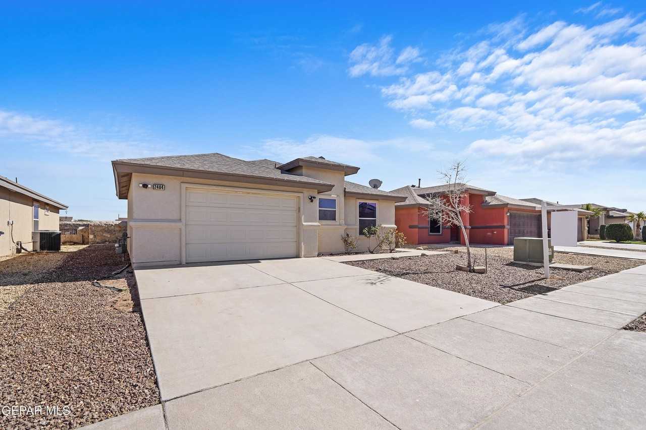 2404 Escape Point St - Photo 3 of 33