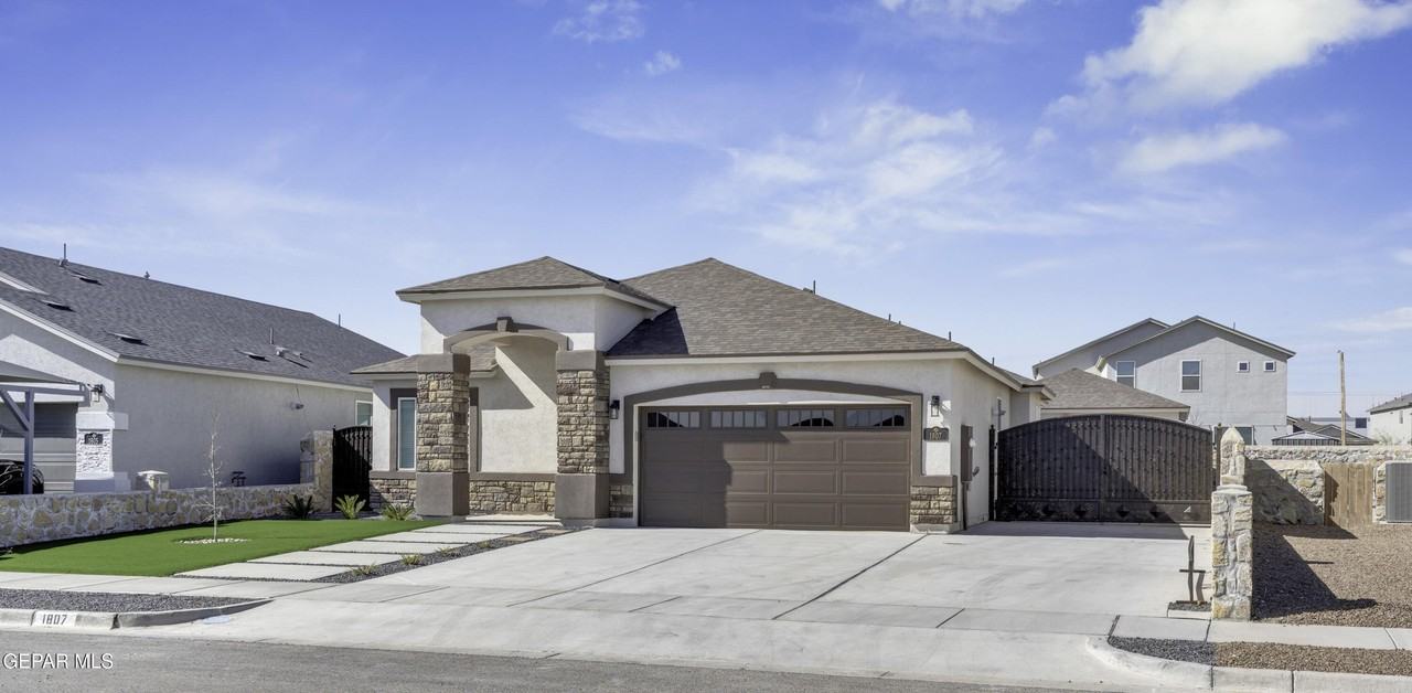 1807 Dana Gray St - Photo 3 of 50