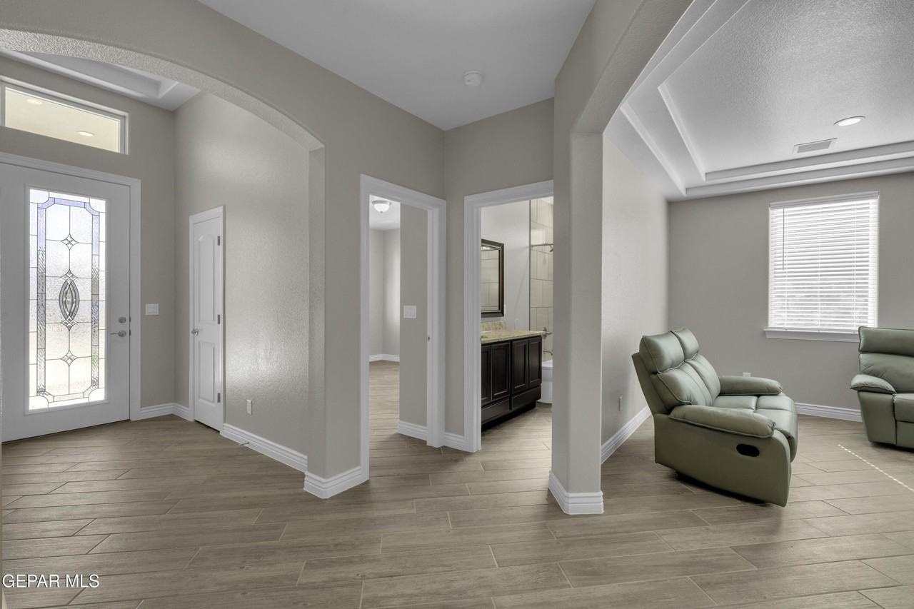 1807 Dana Gray St - Photo 5 of 50