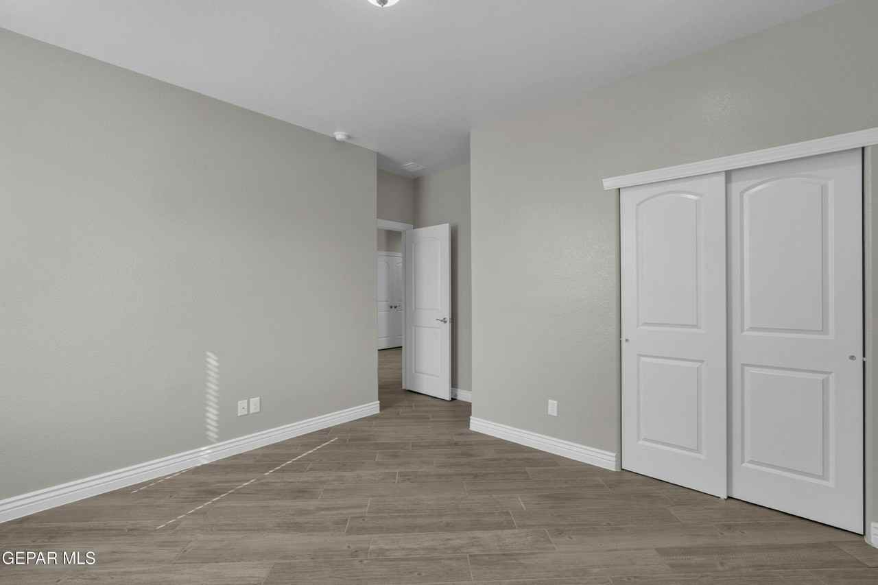 1807 Dana Gray St - Photo 7 of 50