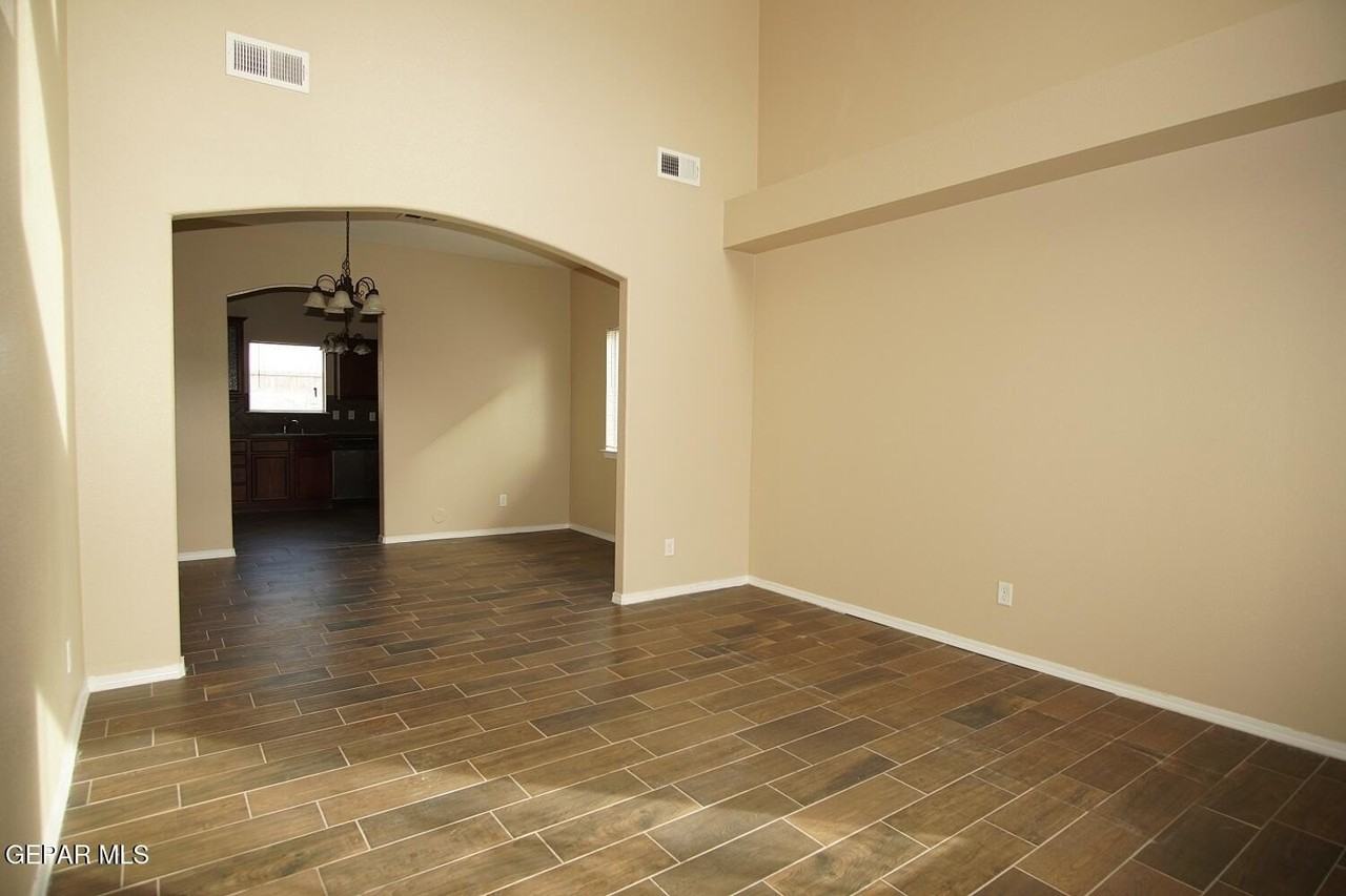 14375 Whisper Mare Ct - Photo 3 of 25
