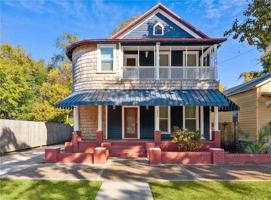 featured image of 1512 Albany St